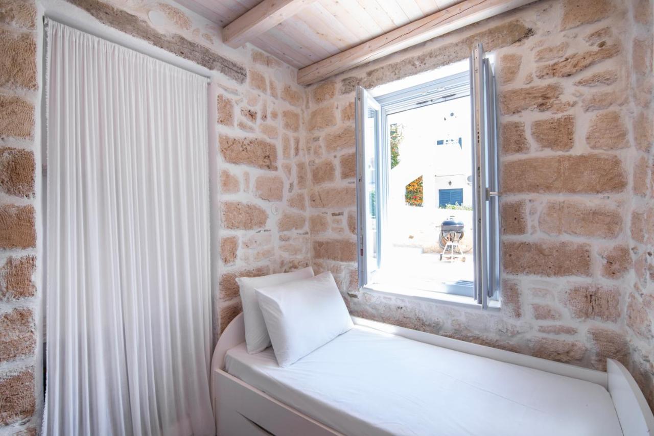 Terra E Sole Spa Suite Aegina Vathi  Exterior photo